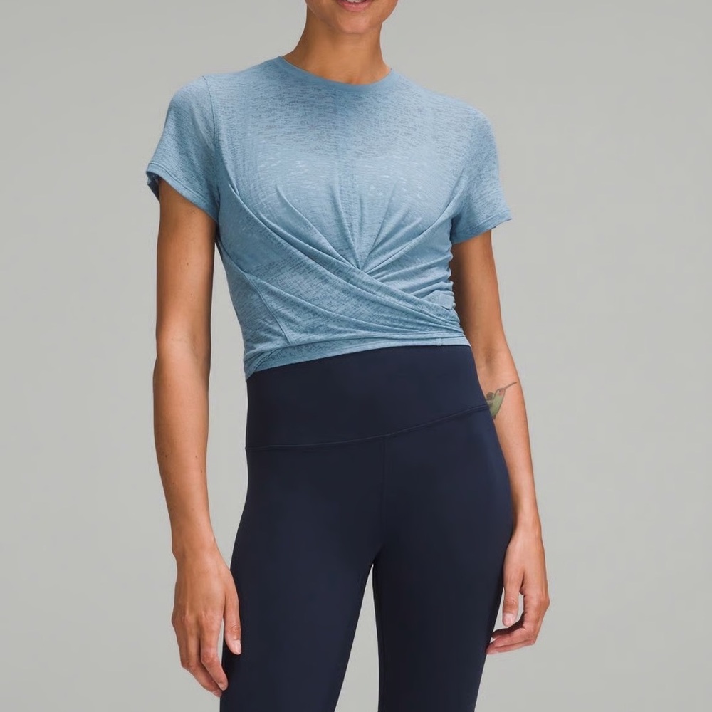 Lululemon breathable t shirt in pitch blue